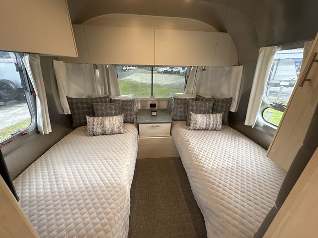 2026 Airstream 25FBT Base