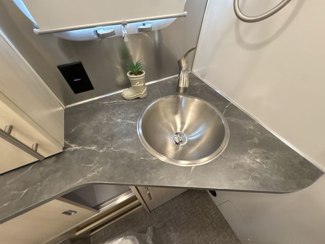 2026 Airstream 25FBT Base