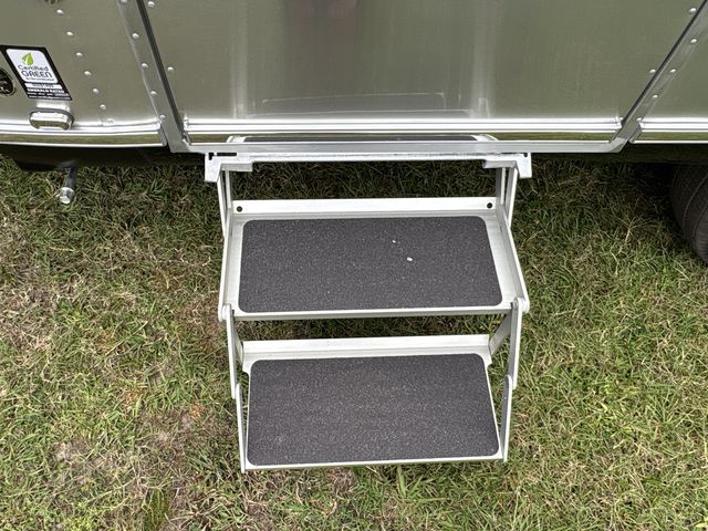 2026 Airstream 25FBT Base