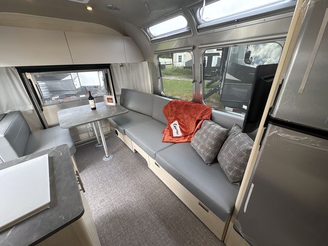 2026 Airstream 27FBQ Base