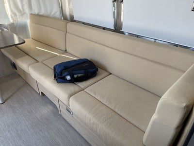2018 Airstream 27FB Base