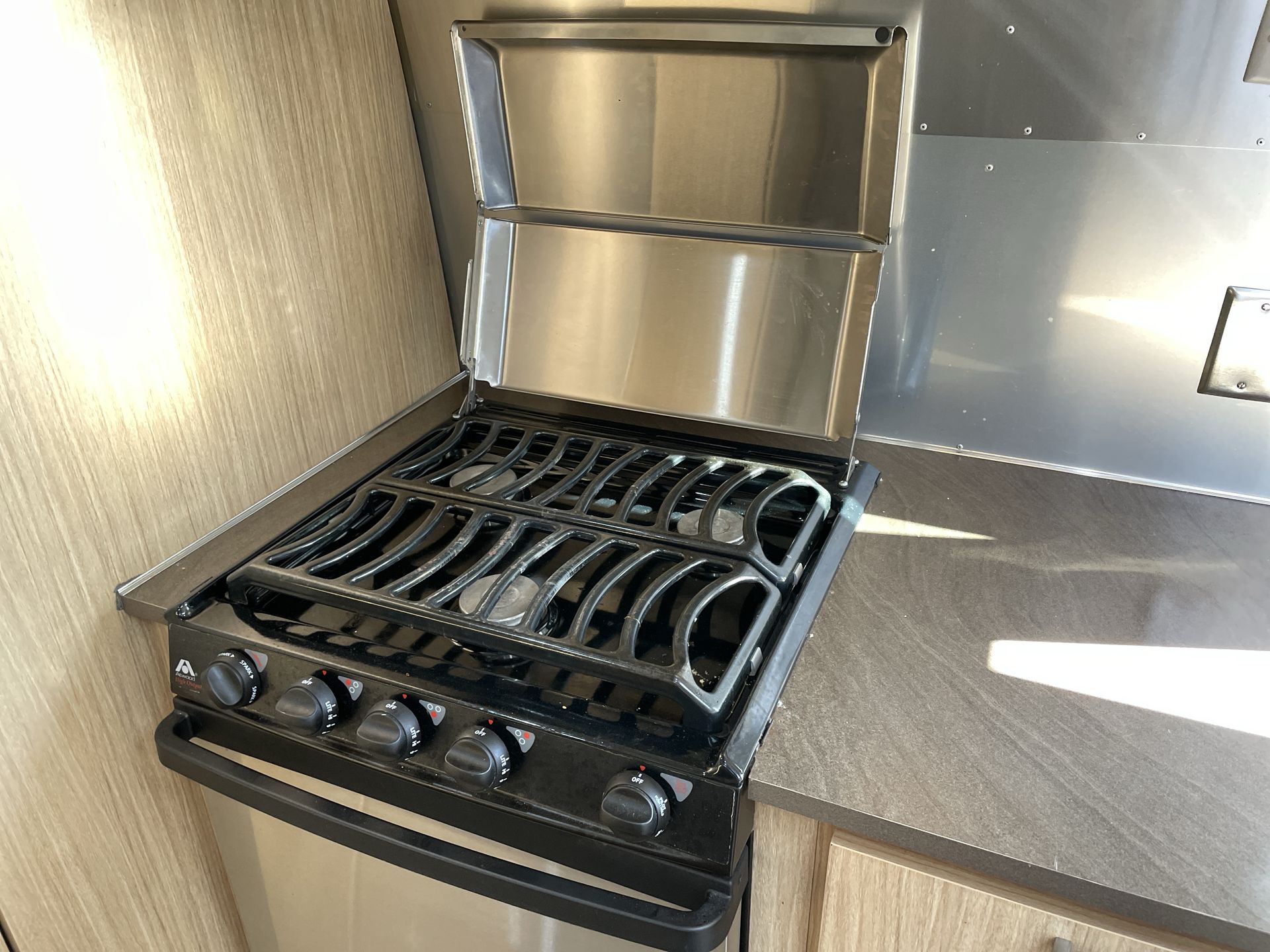 2018 Airstream 27FB Base