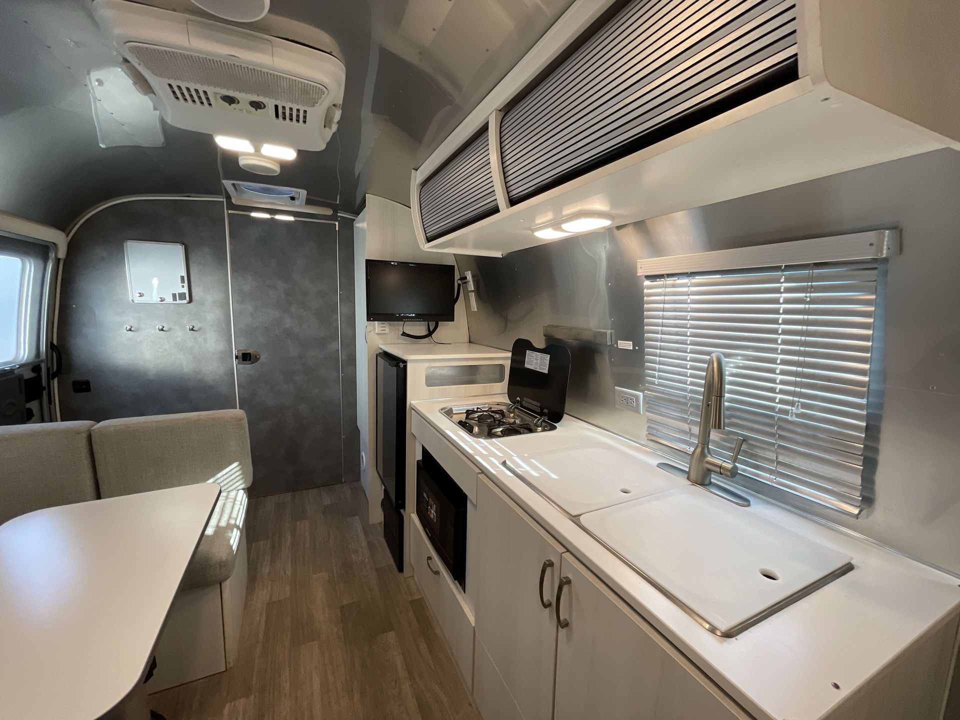 2022 Airstream 22FB Base