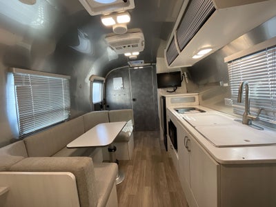 2022 Airstream 22FB Base