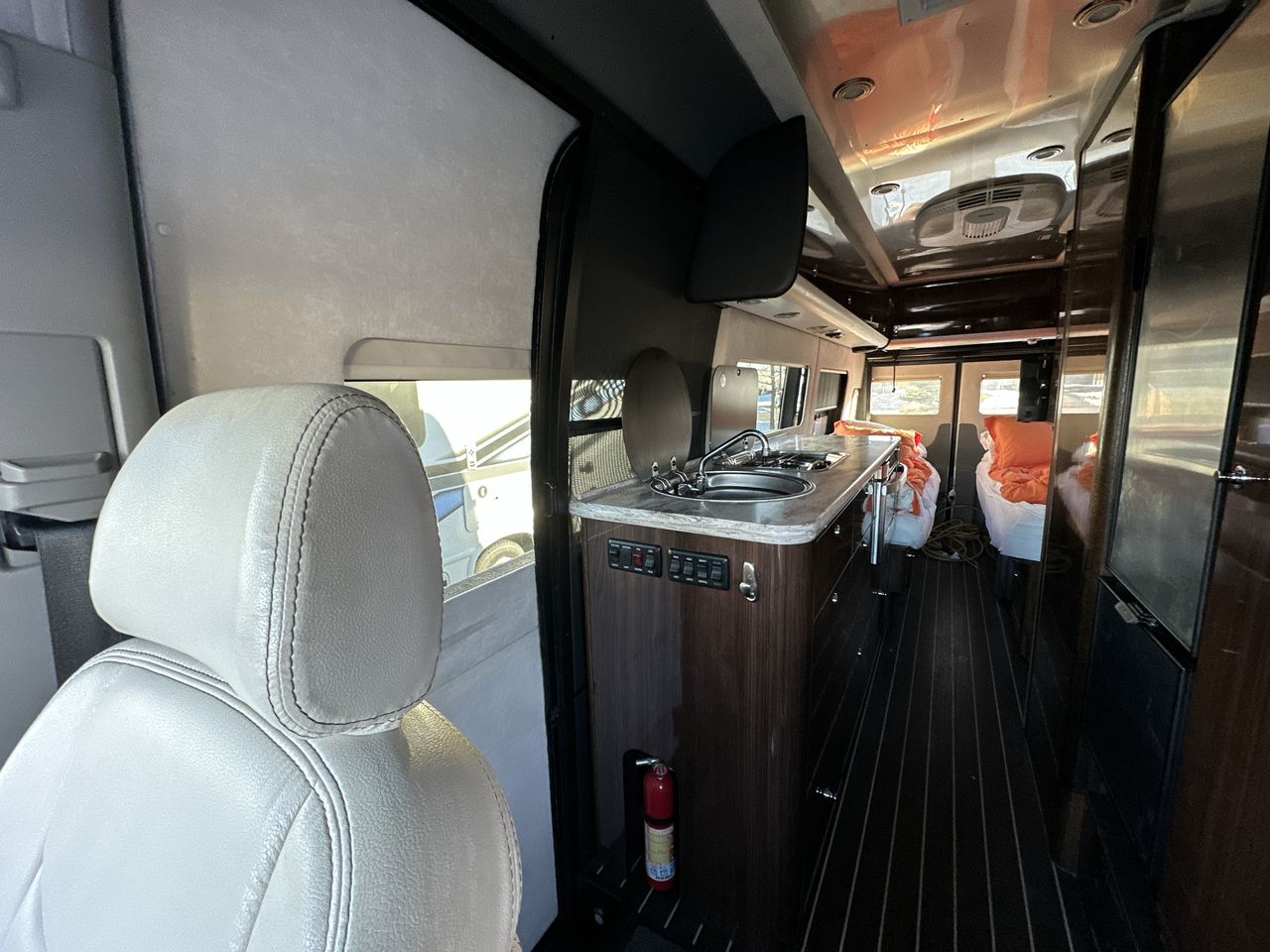 2016 Airstream GRAND TOUR EXT TWIN Base
