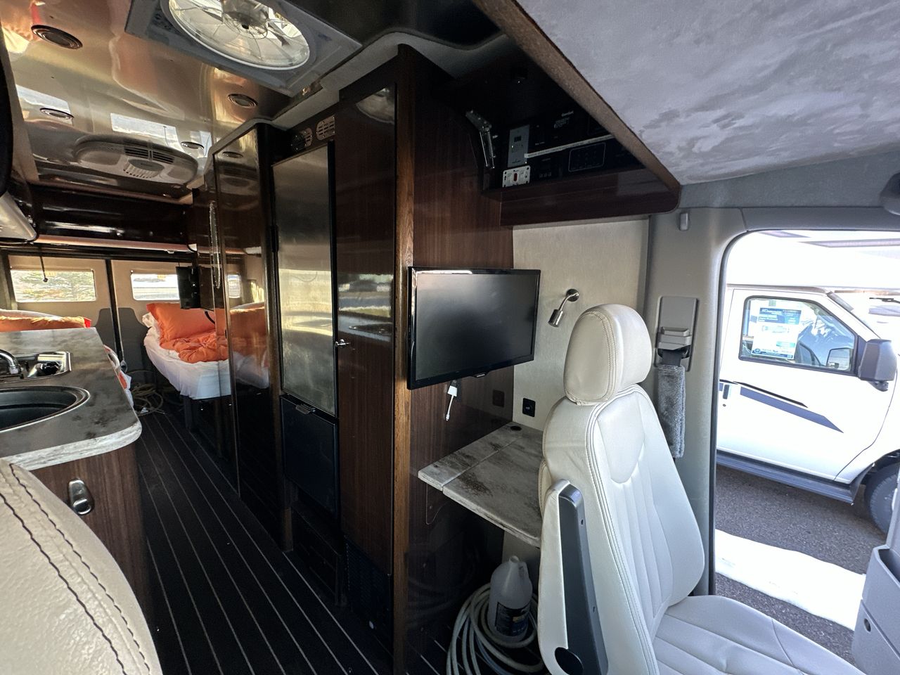 2016 Airstream GRAND TOUR EXT TWIN Base