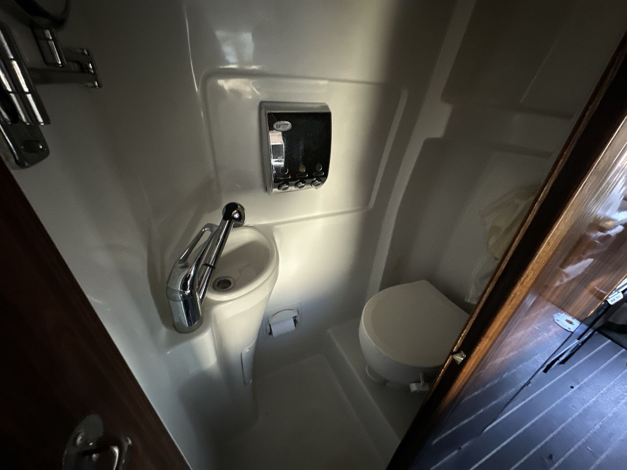 2016 Airstream GRAND TOUR EXT TWIN Base