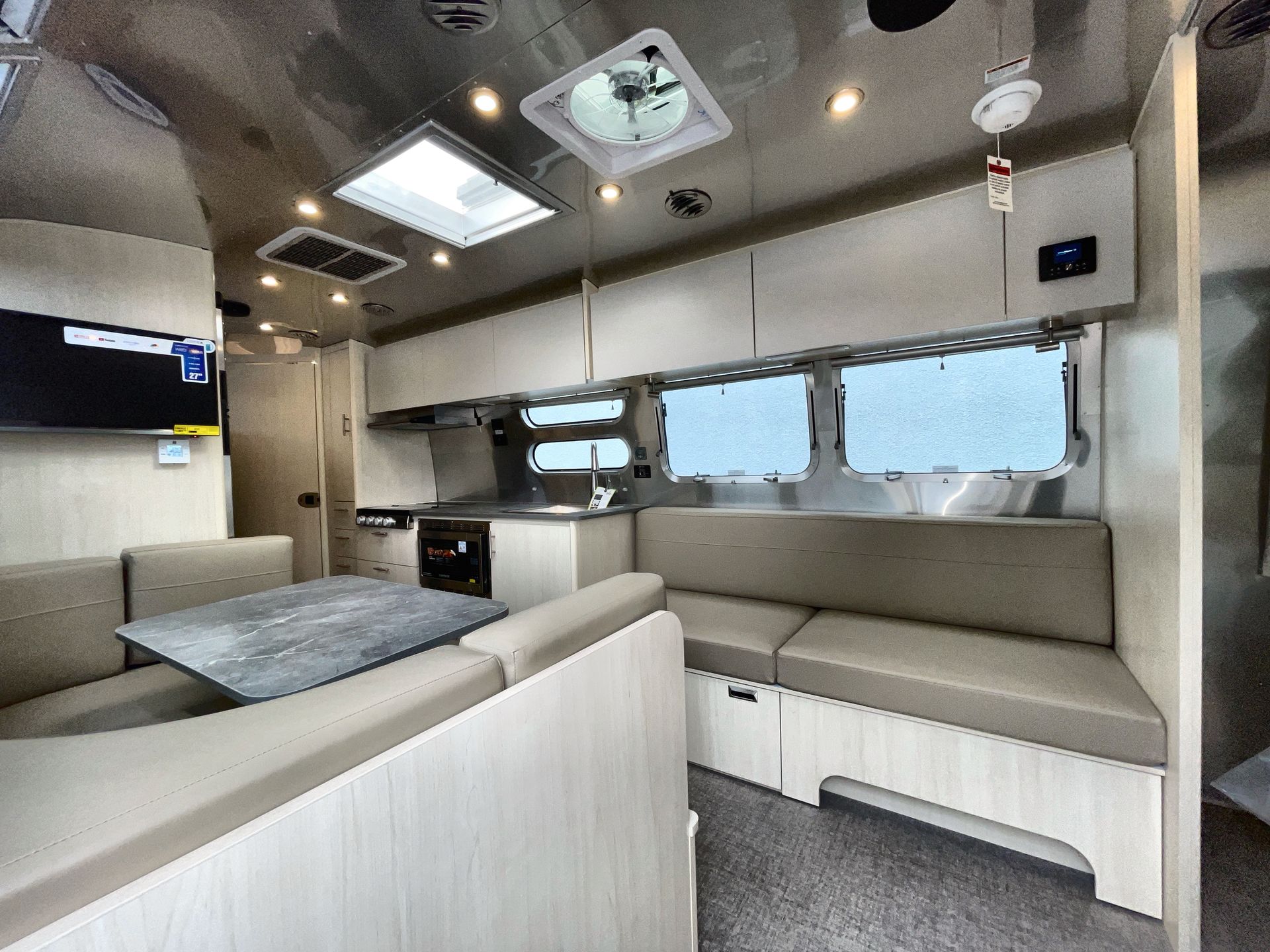 2025 Airstream 30FBBQ Base