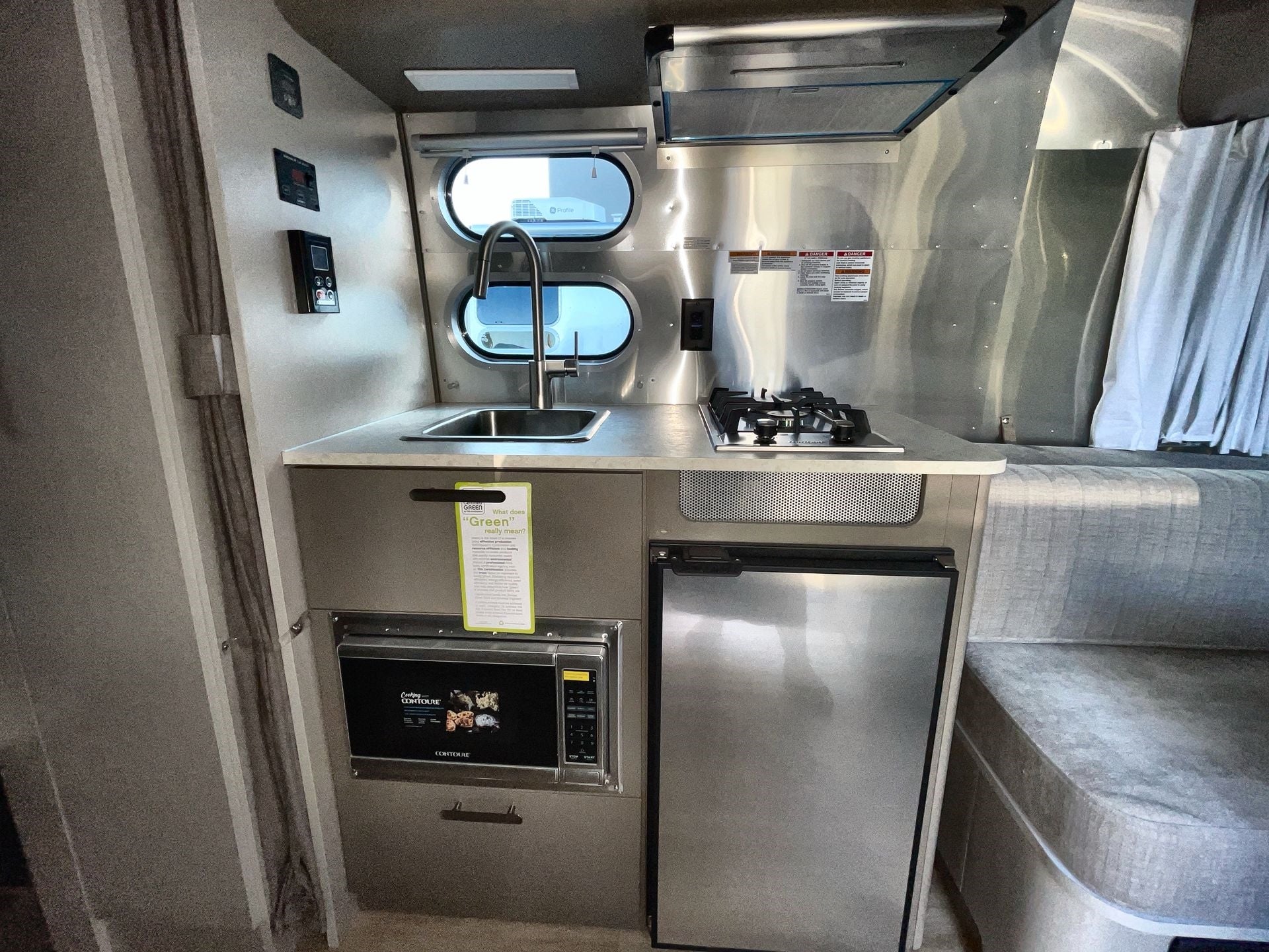 2025 Airstream 16RB Base