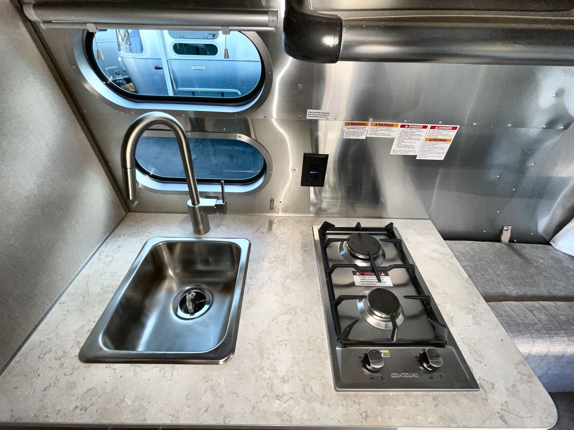 2025 Airstream 16RB Base