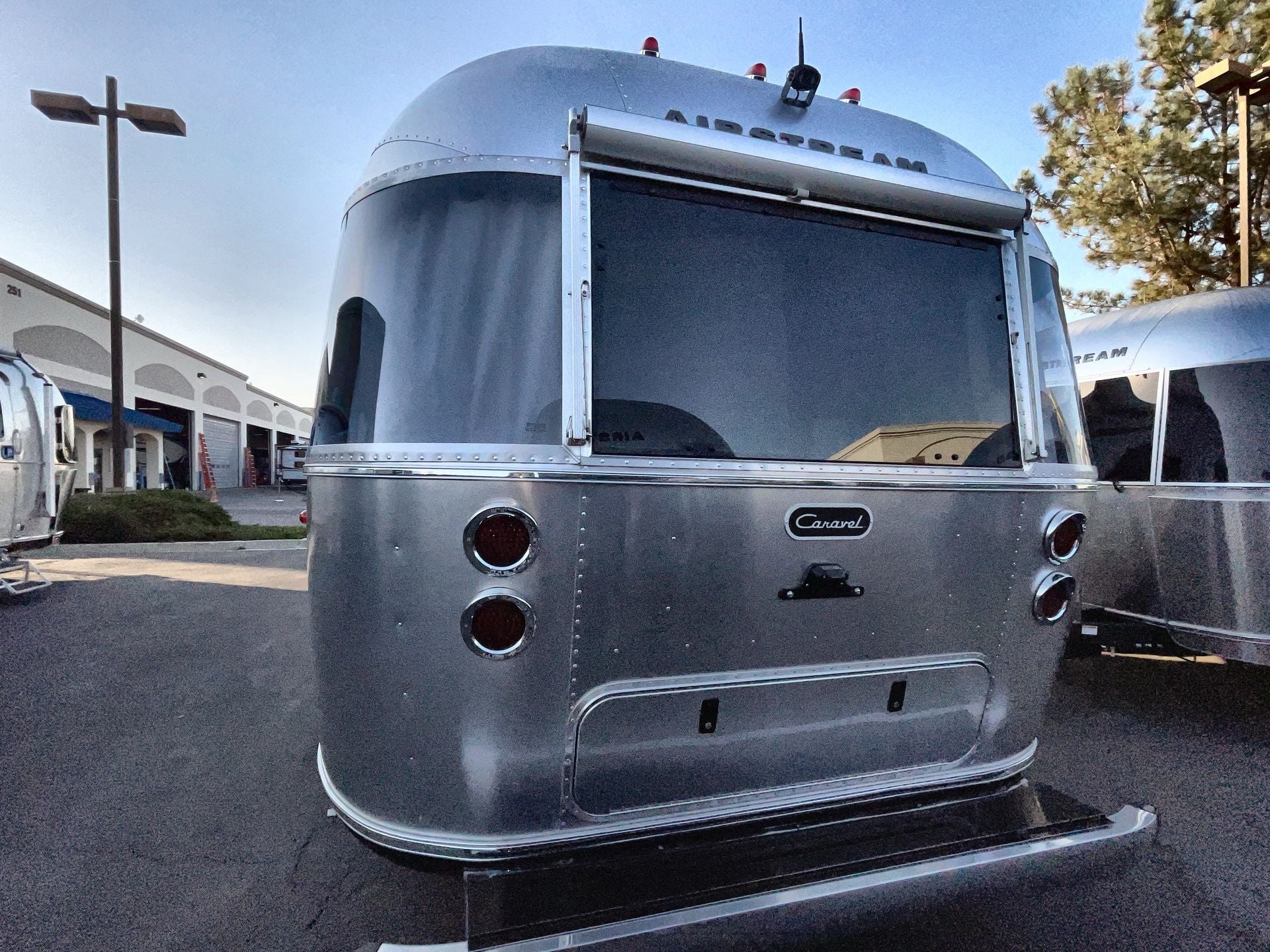 2025 Airstream 16RB Base