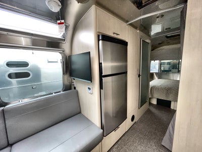 2025 Airstream 25FBQ Base