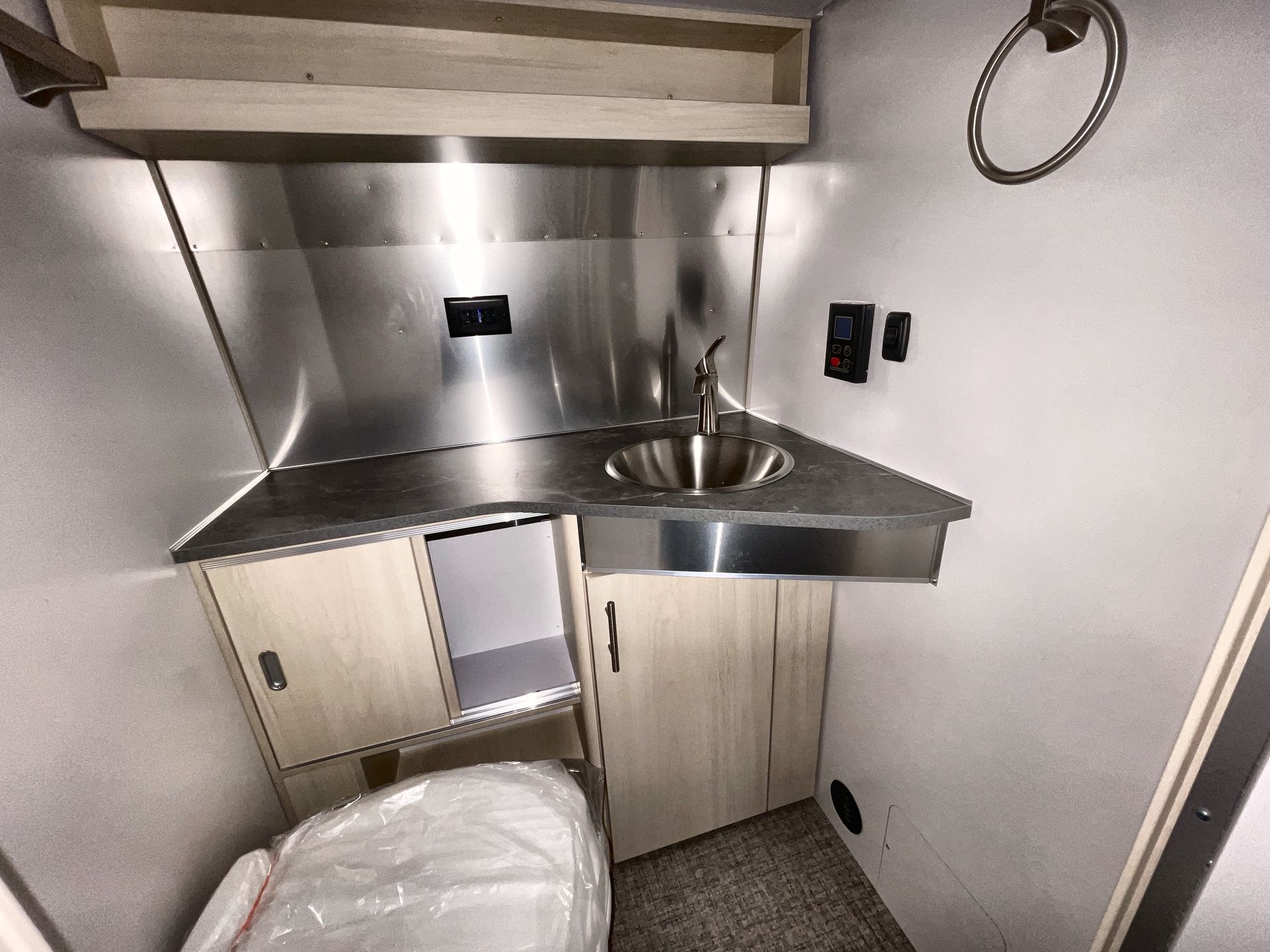 2025 Airstream 25FBQ Base