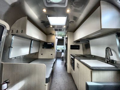 2025 Airstream 28RBT Base