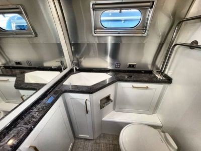 2026 Airstream 28RBT Base