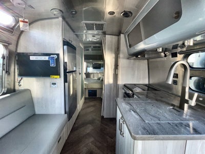 2025 Airstream 25FBQ Base