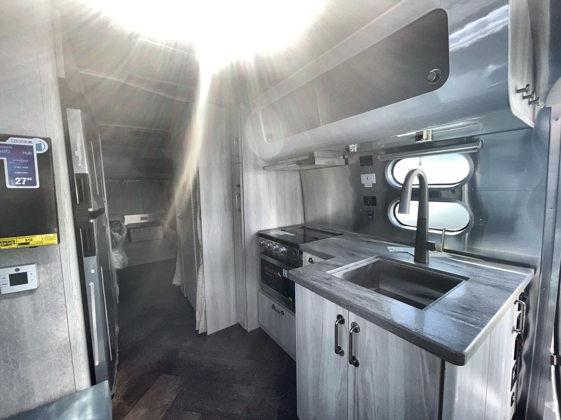 2025 Airstream 25FBT Base