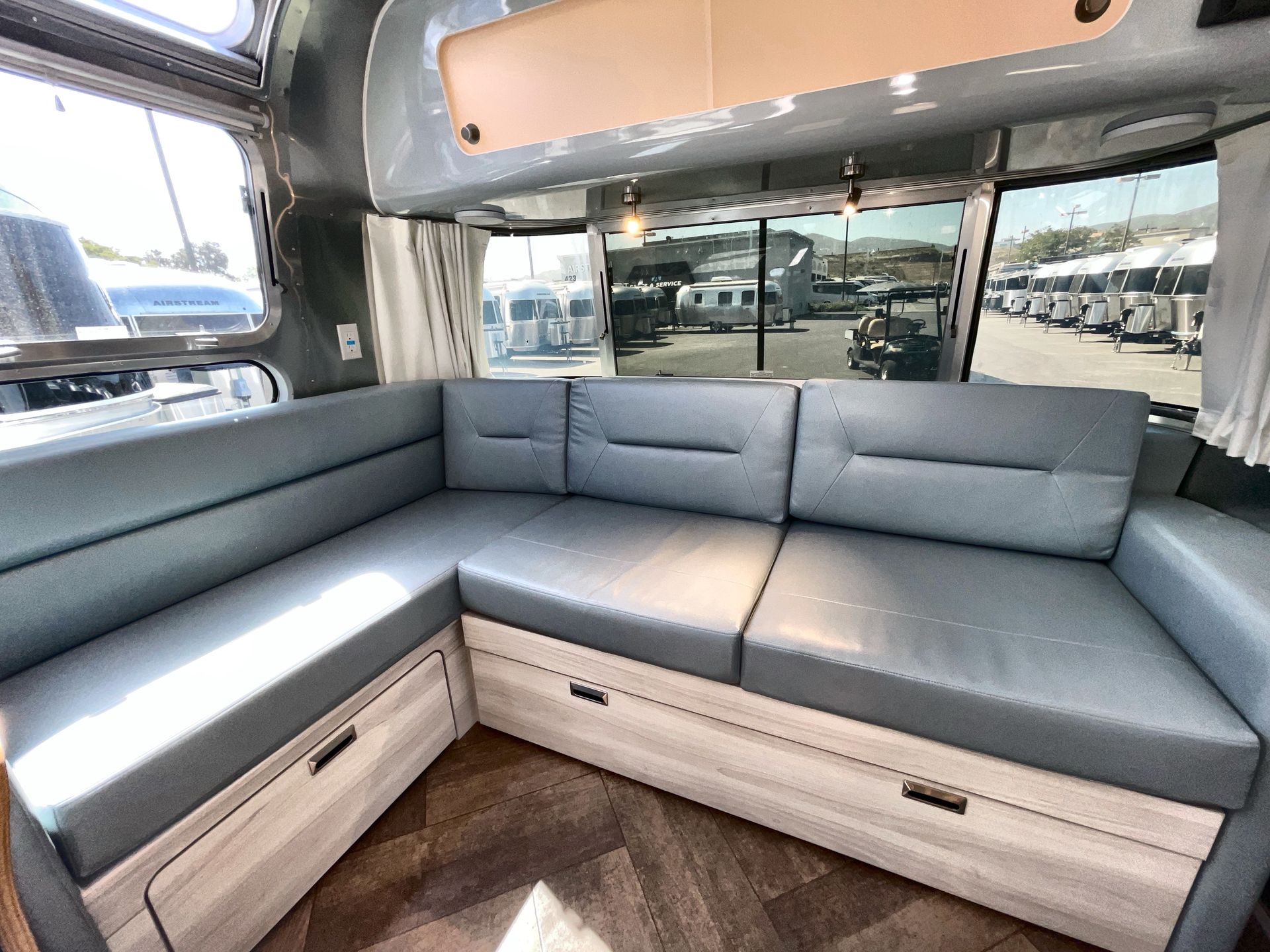 2025 Airstream 30RBT Base