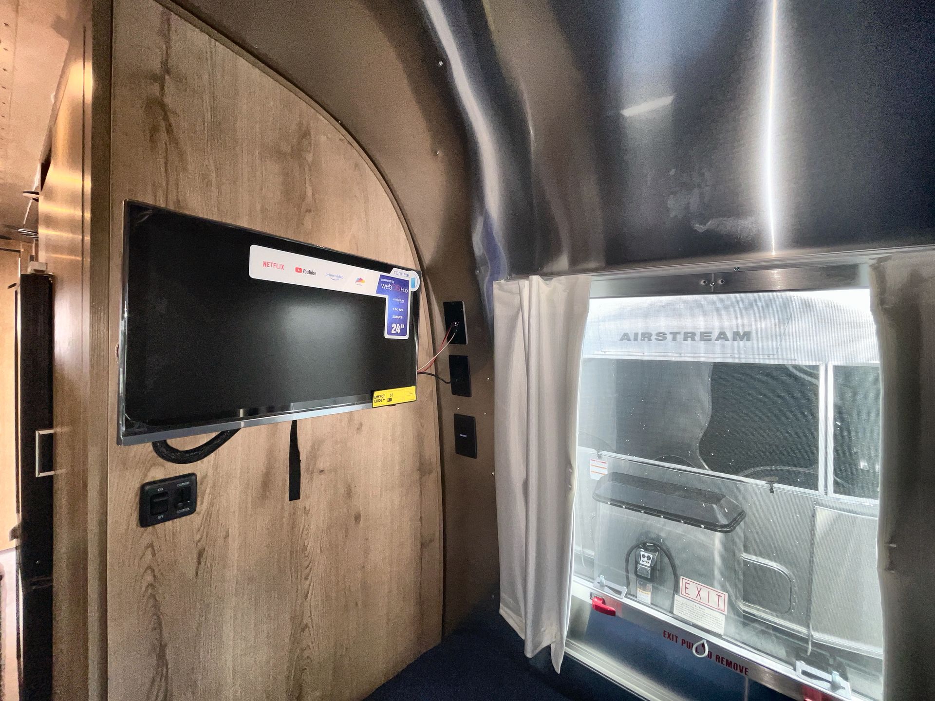 2025 Airstream 23FBT Base