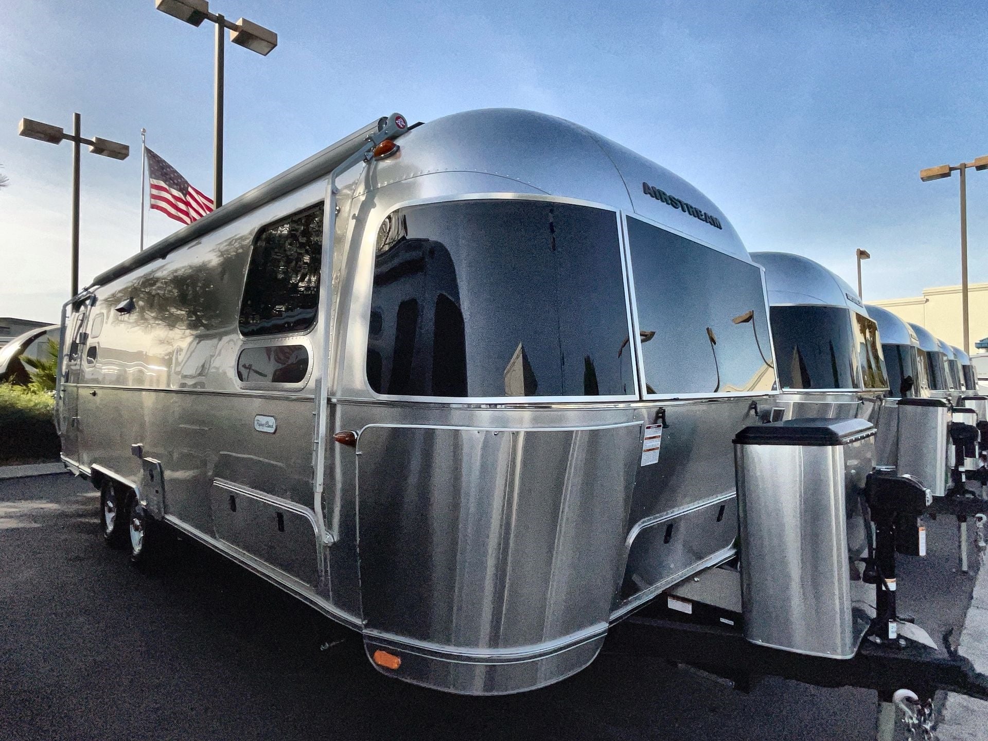 2025 Airstream 27FBT Base