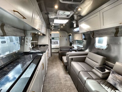 2026 Airstream 33FBQ Base