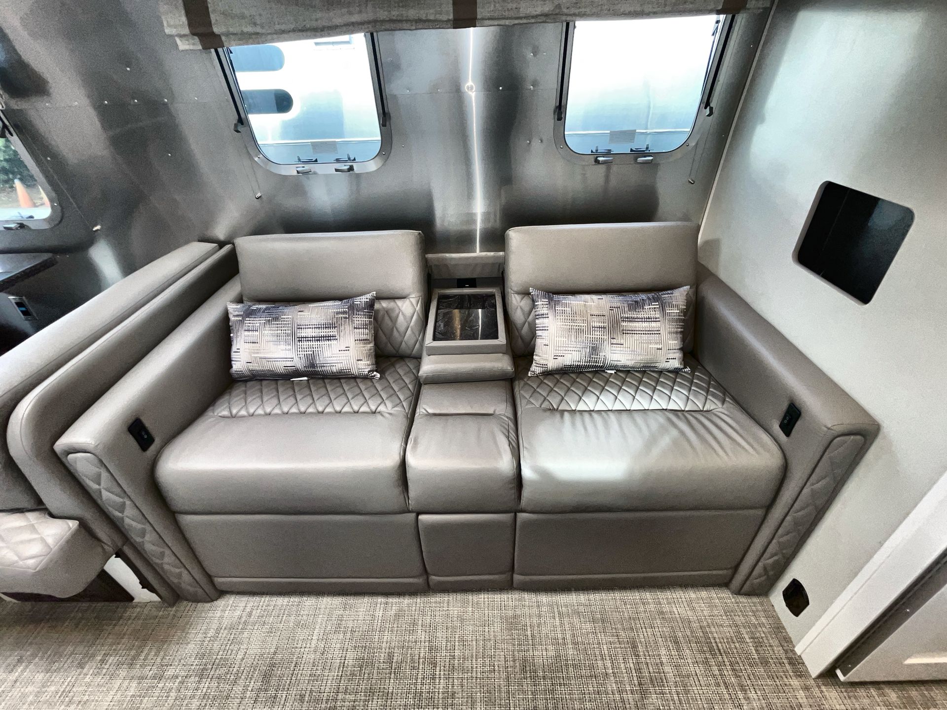 2026 Airstream 33FBQ Base
