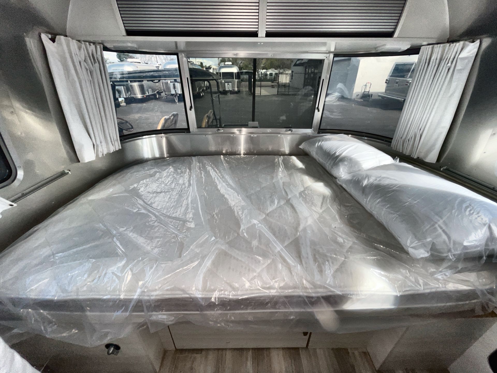 2026 Airstream 22FB Base
