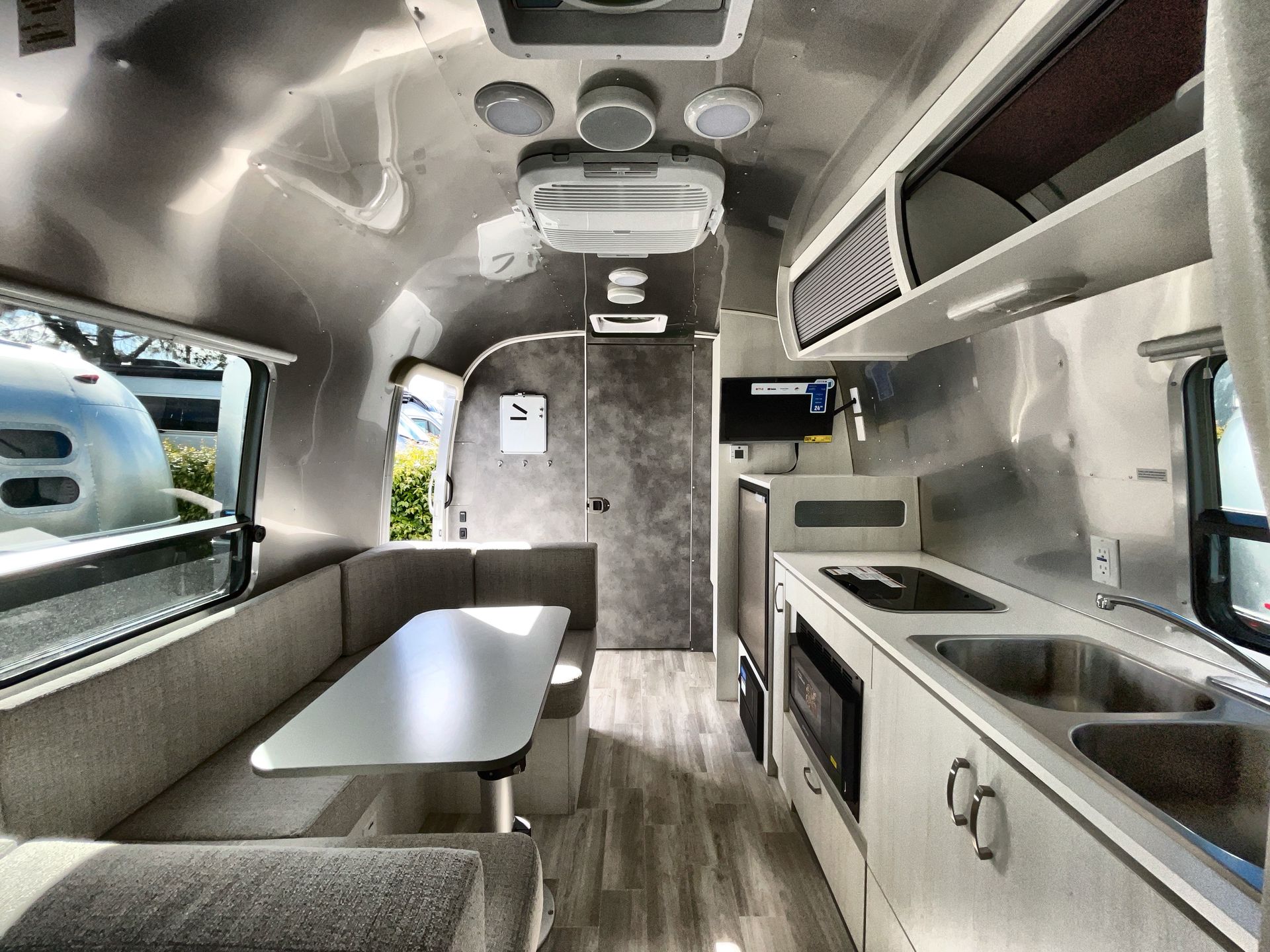 2026 Airstream 22FB Base