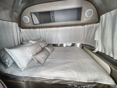2025 Airstream 22FB Base