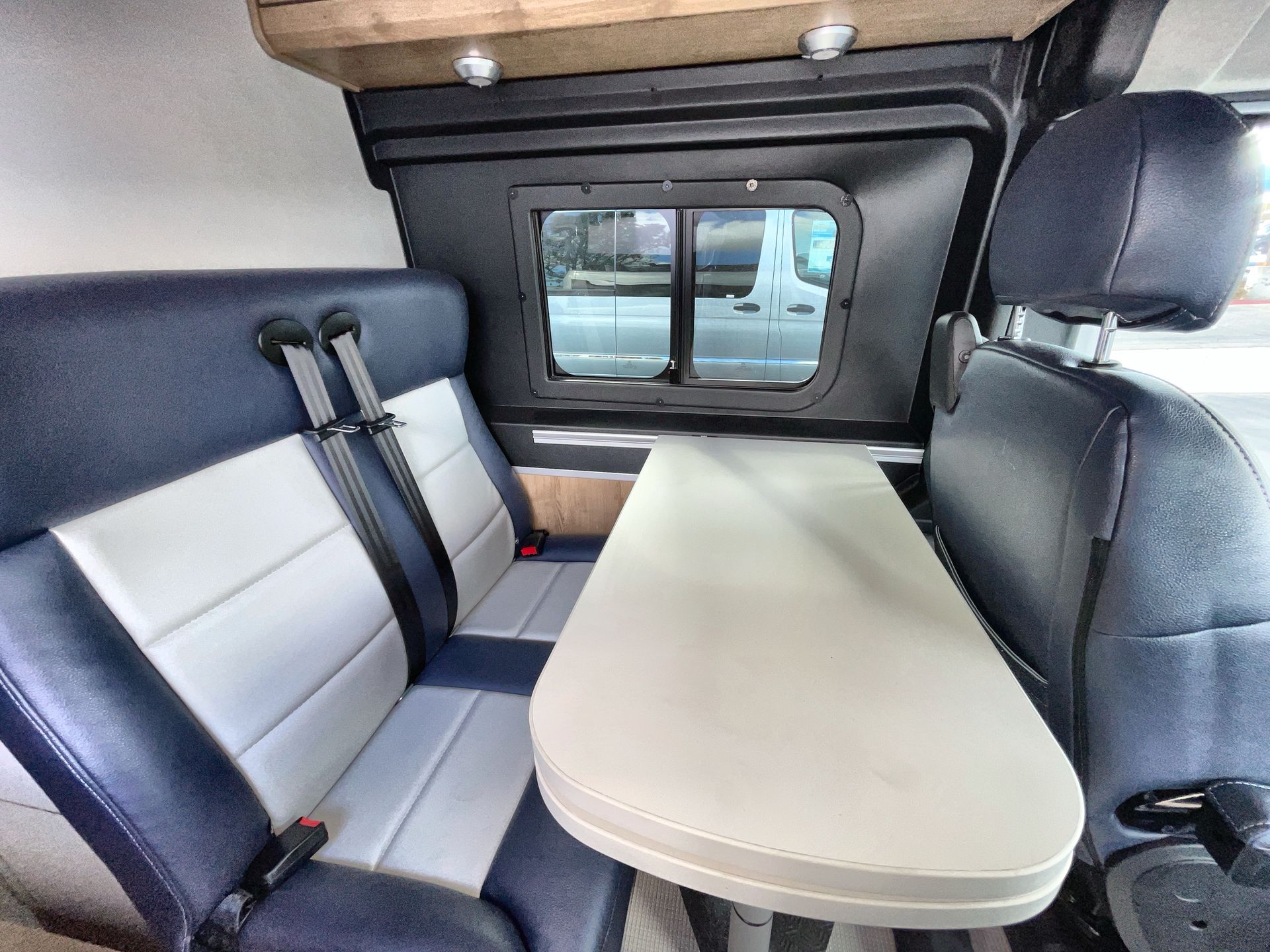 2026 Airstream Rangeline Base