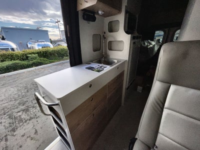 2026 Airstream Rangeline Base