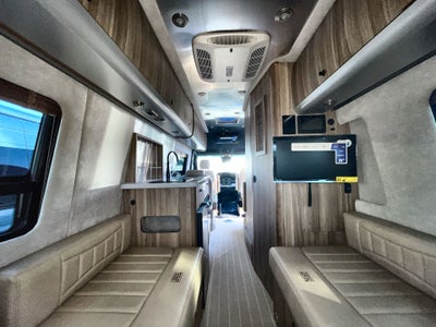 2025 Airstream 24 GL Base
