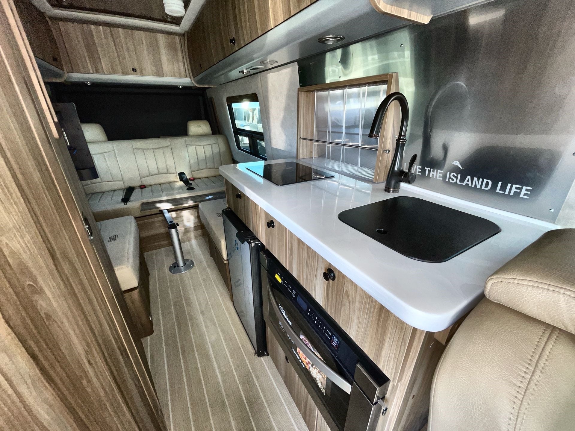2025 Airstream 24 GL Base