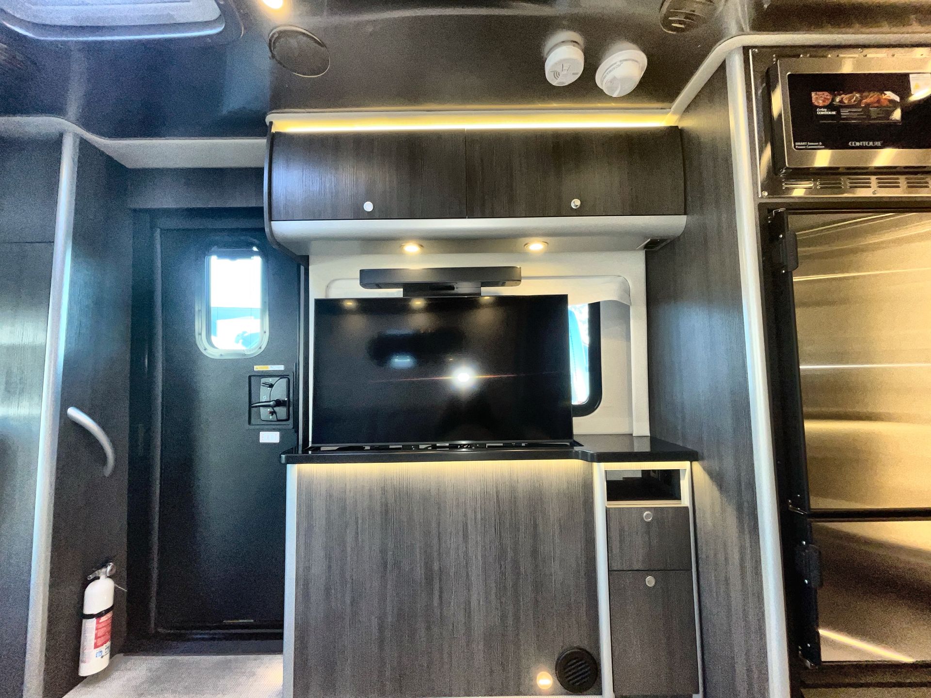 2026 Airstream Murphy Suite Base