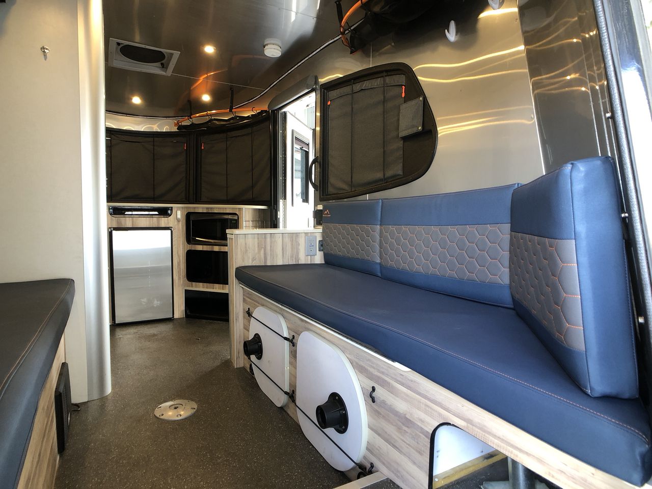 2021 Airstream 16X Base
