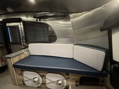 2017 Airstream 16 Base