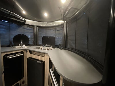 2017 Airstream 16 Base