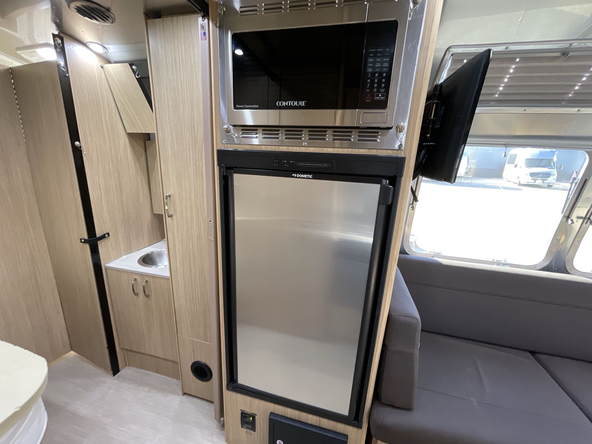 2019 Airstream 23CB Bunk Base