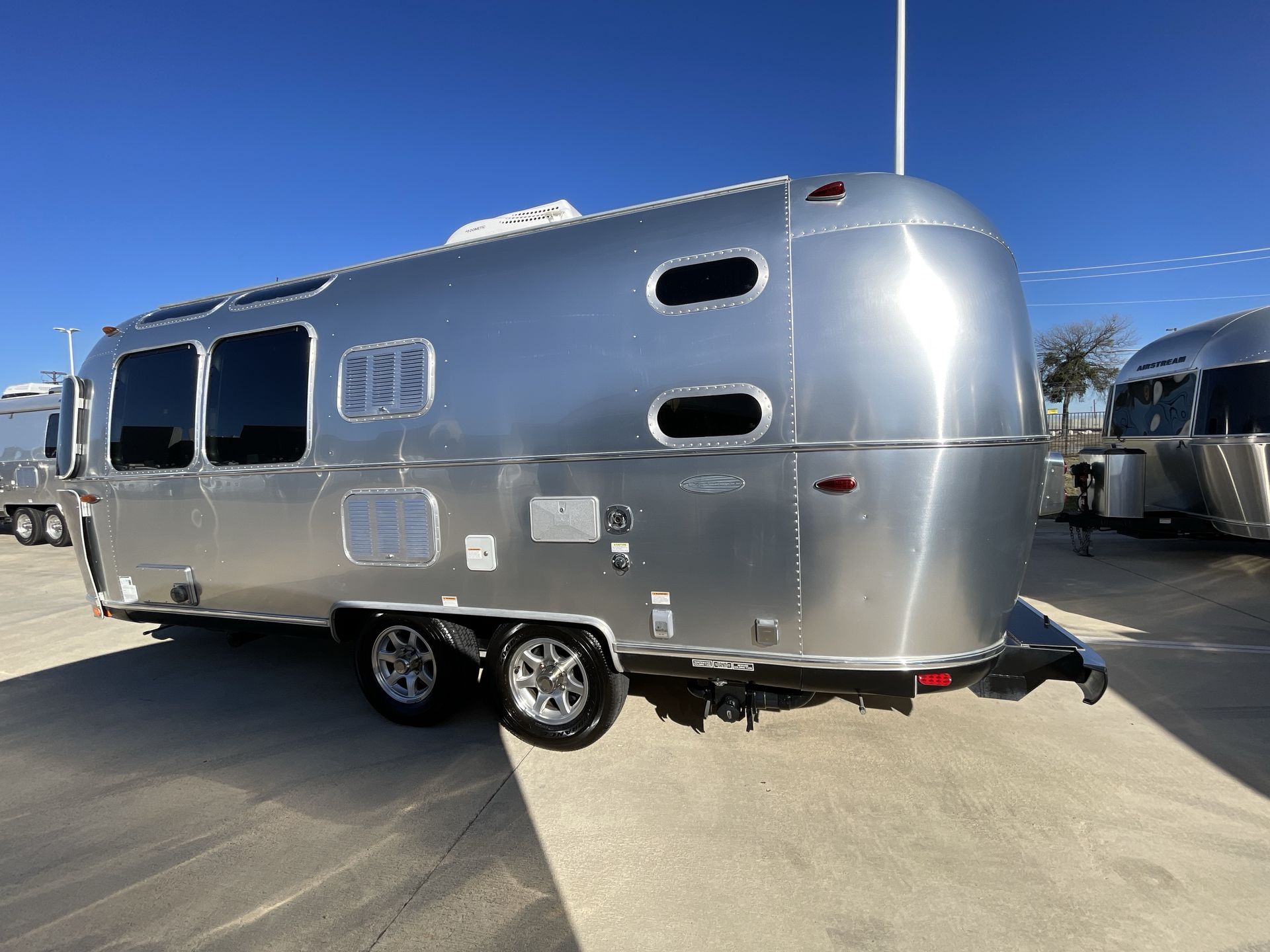 2019 Airstream 23CB Bunk Base