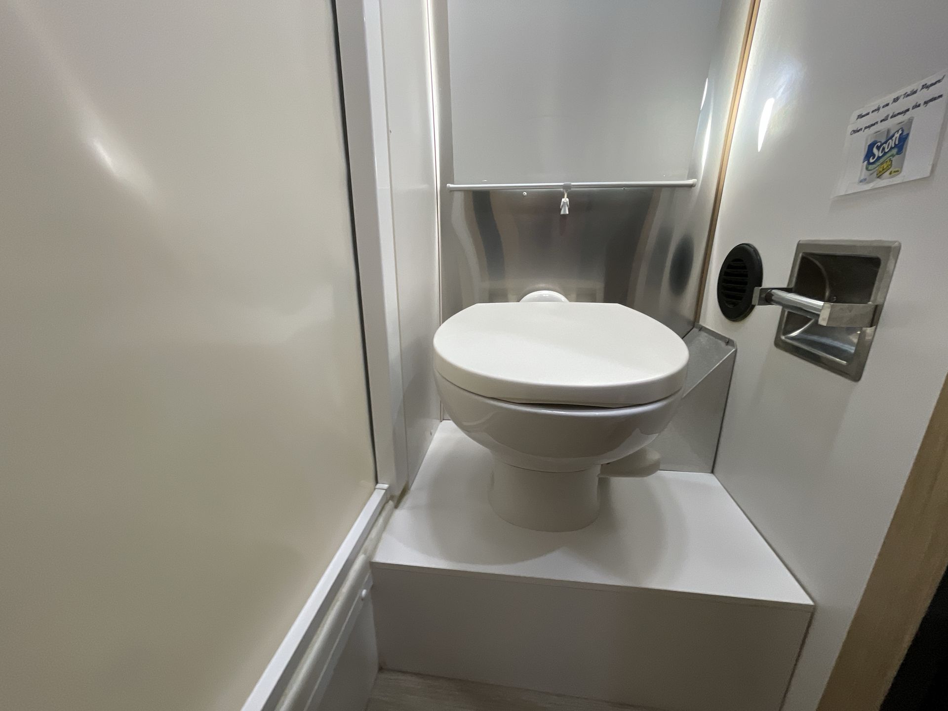 2019 Airstream 23CB Bunk Base