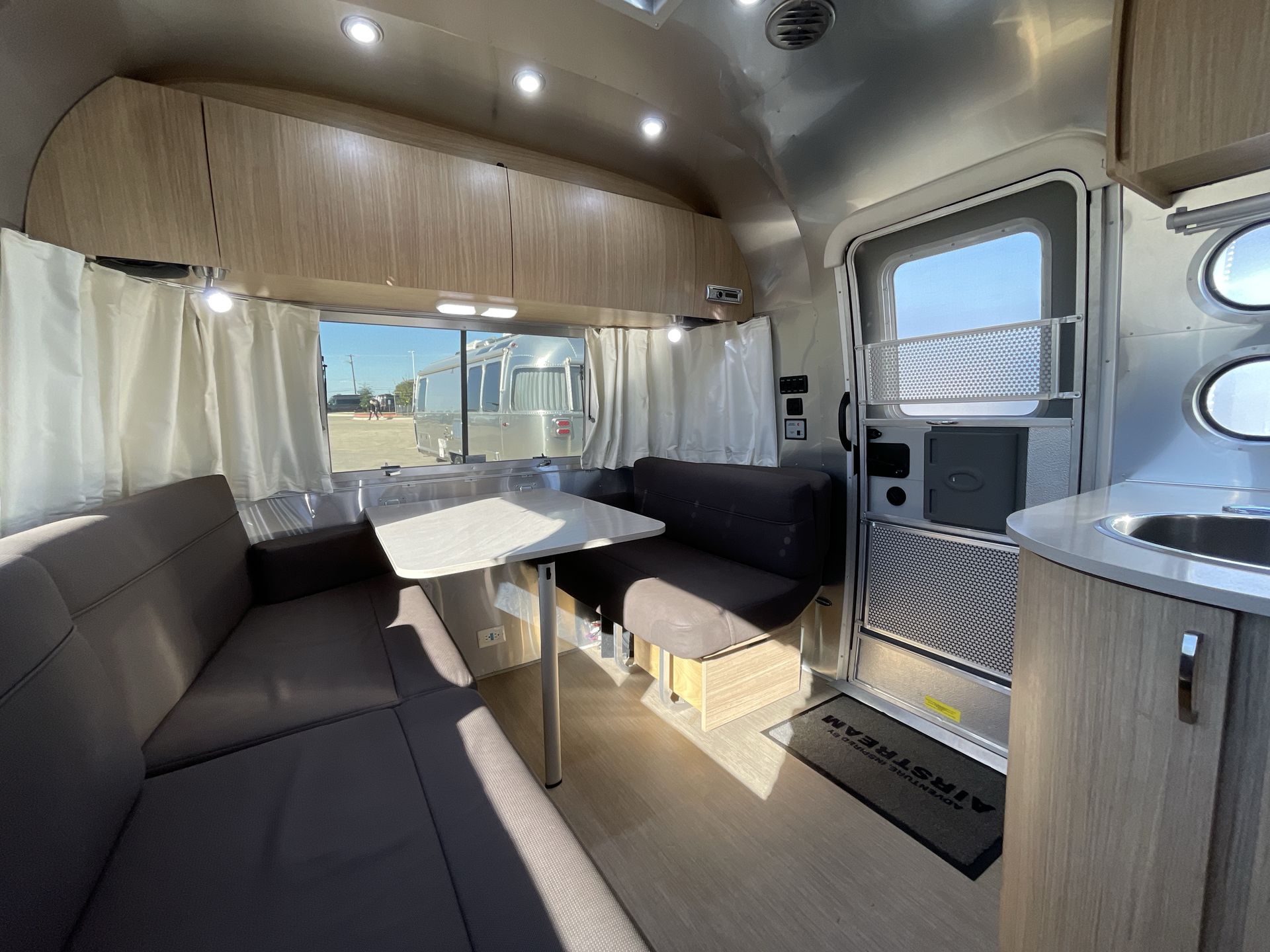 2019 Airstream 23CB Bunk Base