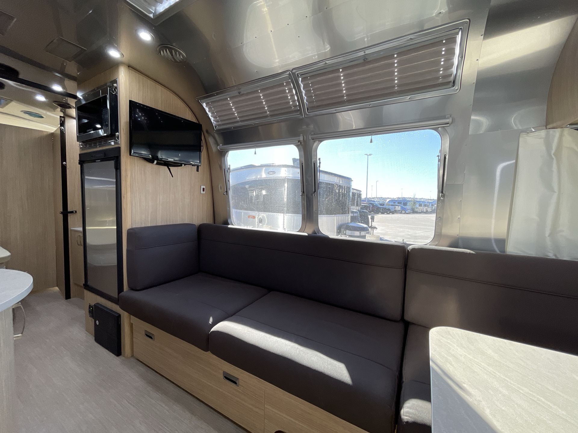 2019 Airstream 23CB Bunk Base
