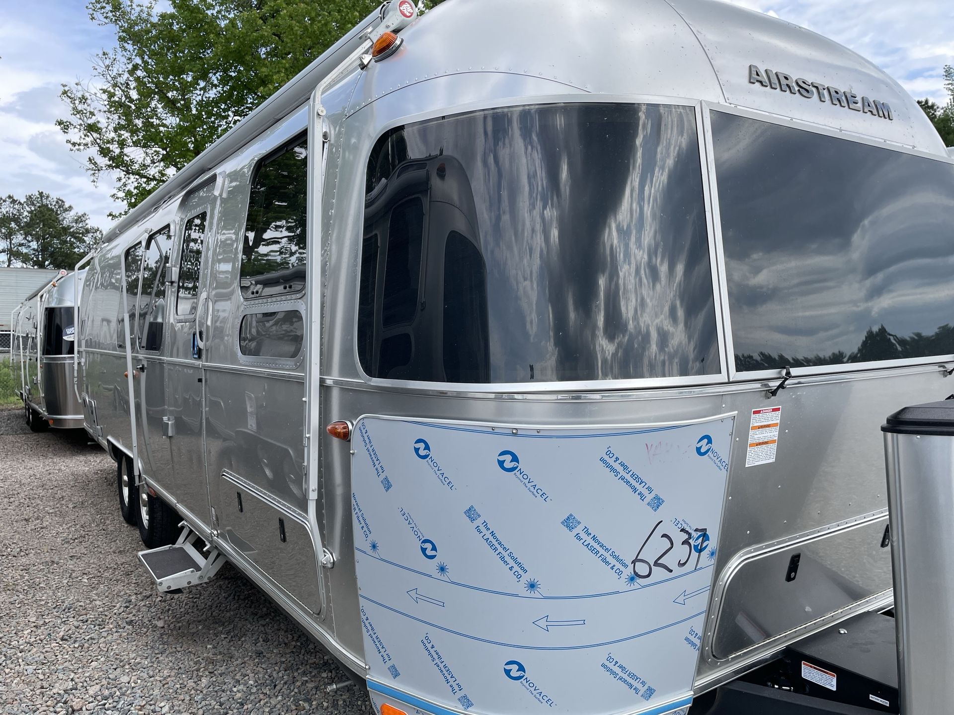 2025 Airstream 30FBBT Base
