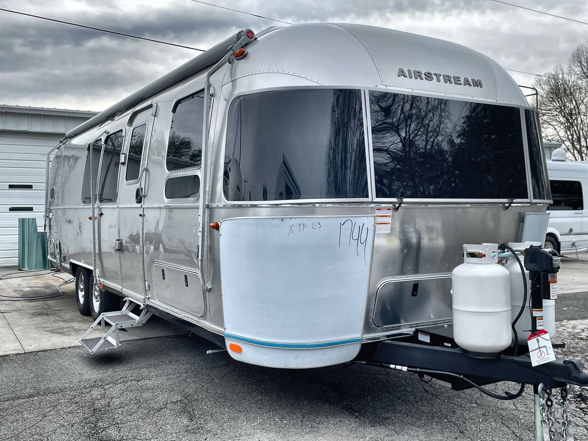 2026 Airstream 30FBBT Base