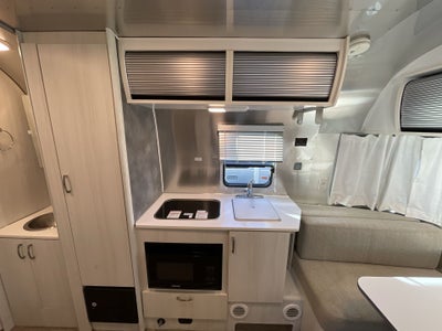 2021 Airstream 19CB Base
