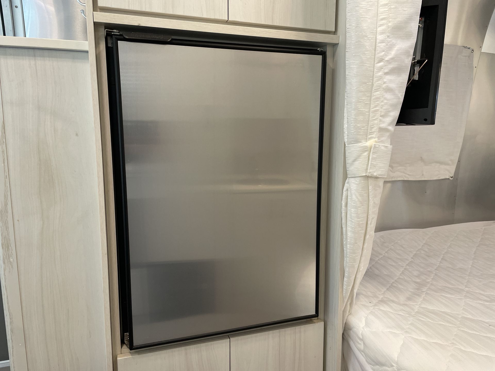 2021 Airstream 19CB Base