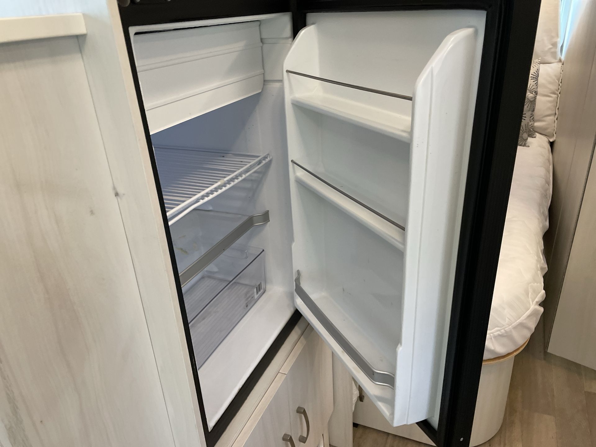 2021 Airstream 19CB Base