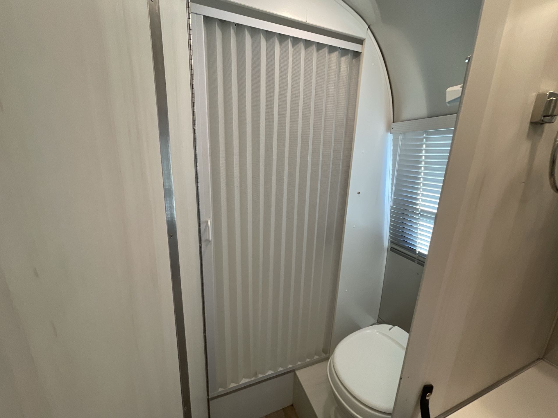 2021 Airstream 19CB Base