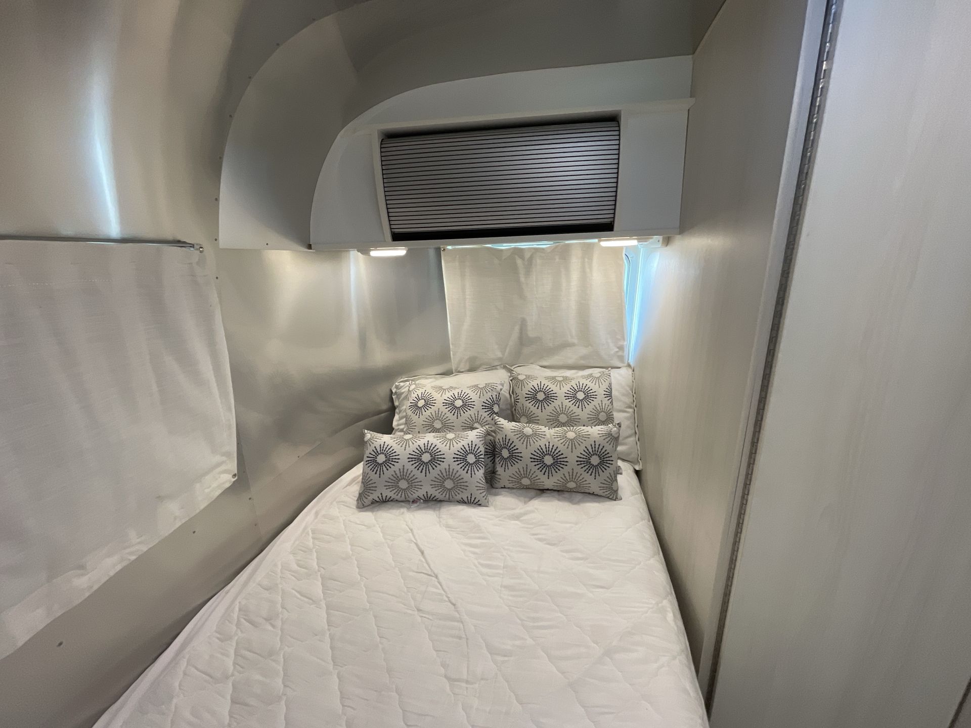 2021 Airstream 19CB Base