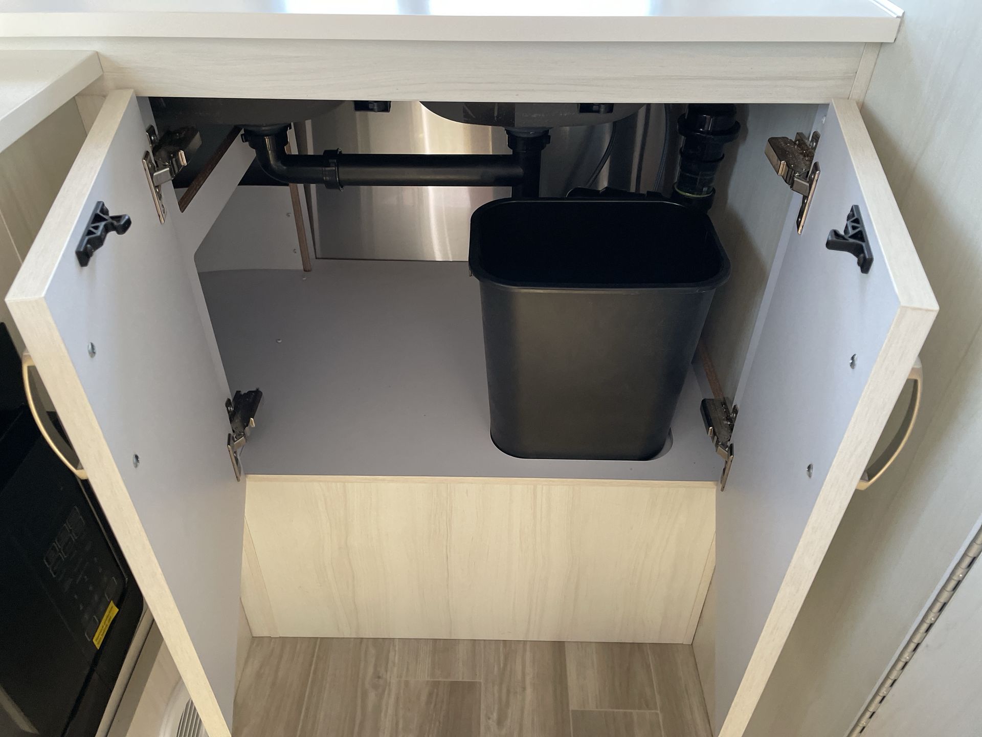 2025 Airstream 20FB Base